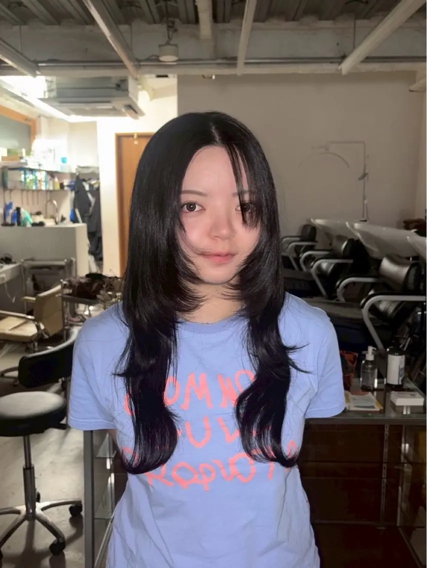 ロング カラー パーマ ヘアアレンジ ブルーカラー 透明感カラー レイヤーカット 小顔カット yelm府中 ユリのヘアスタイル