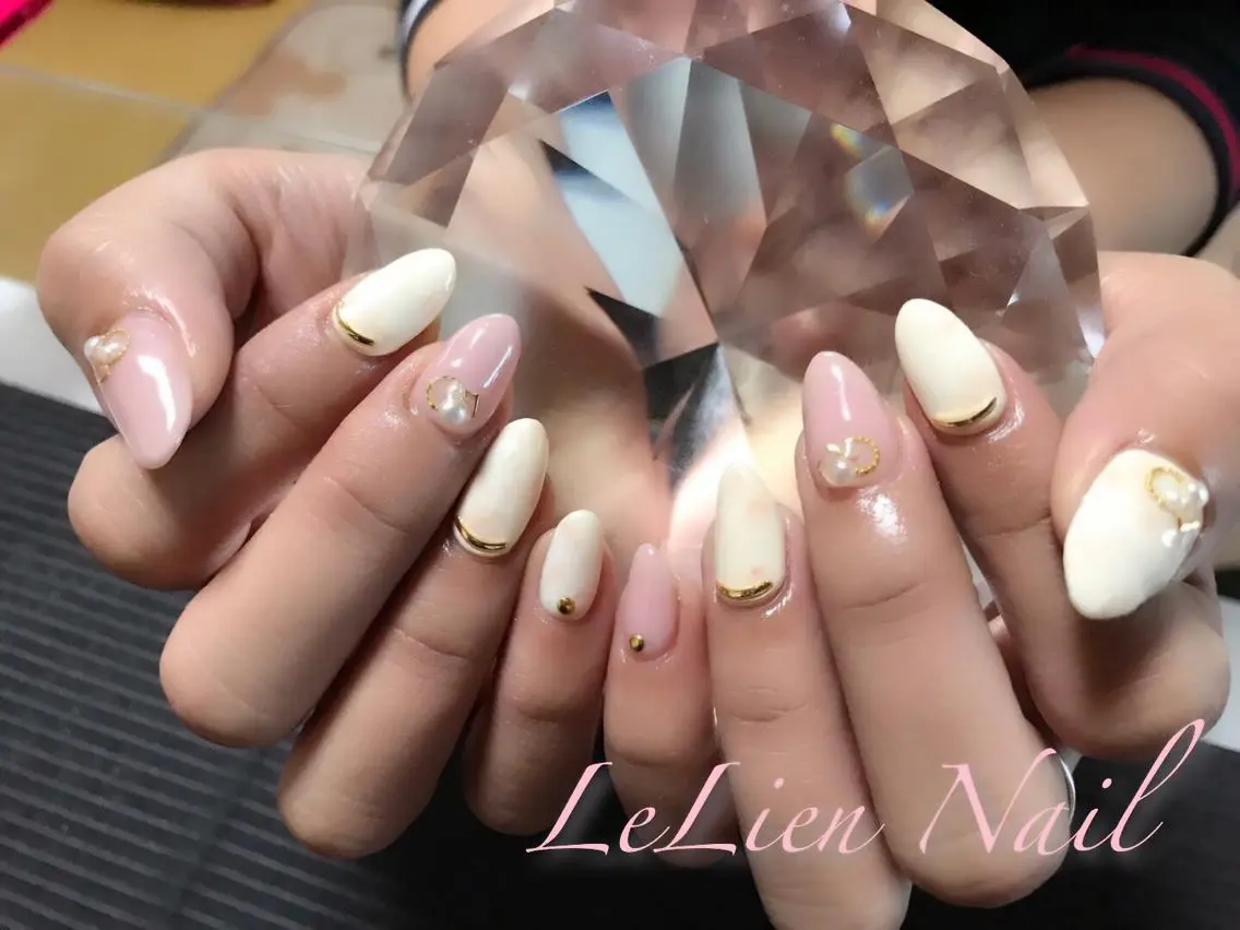 ネイル シンプルネイル モチの良さ◉ フィルインネイル♡のネイルデザイン