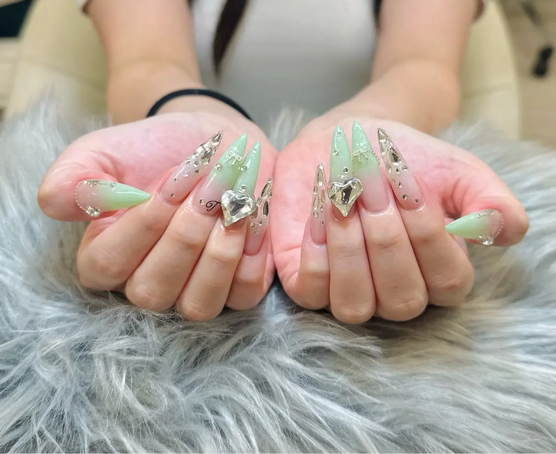 ネイル ハンドネイル ハンドケア Anh Nail 歌舞伎町のネイルデザイン