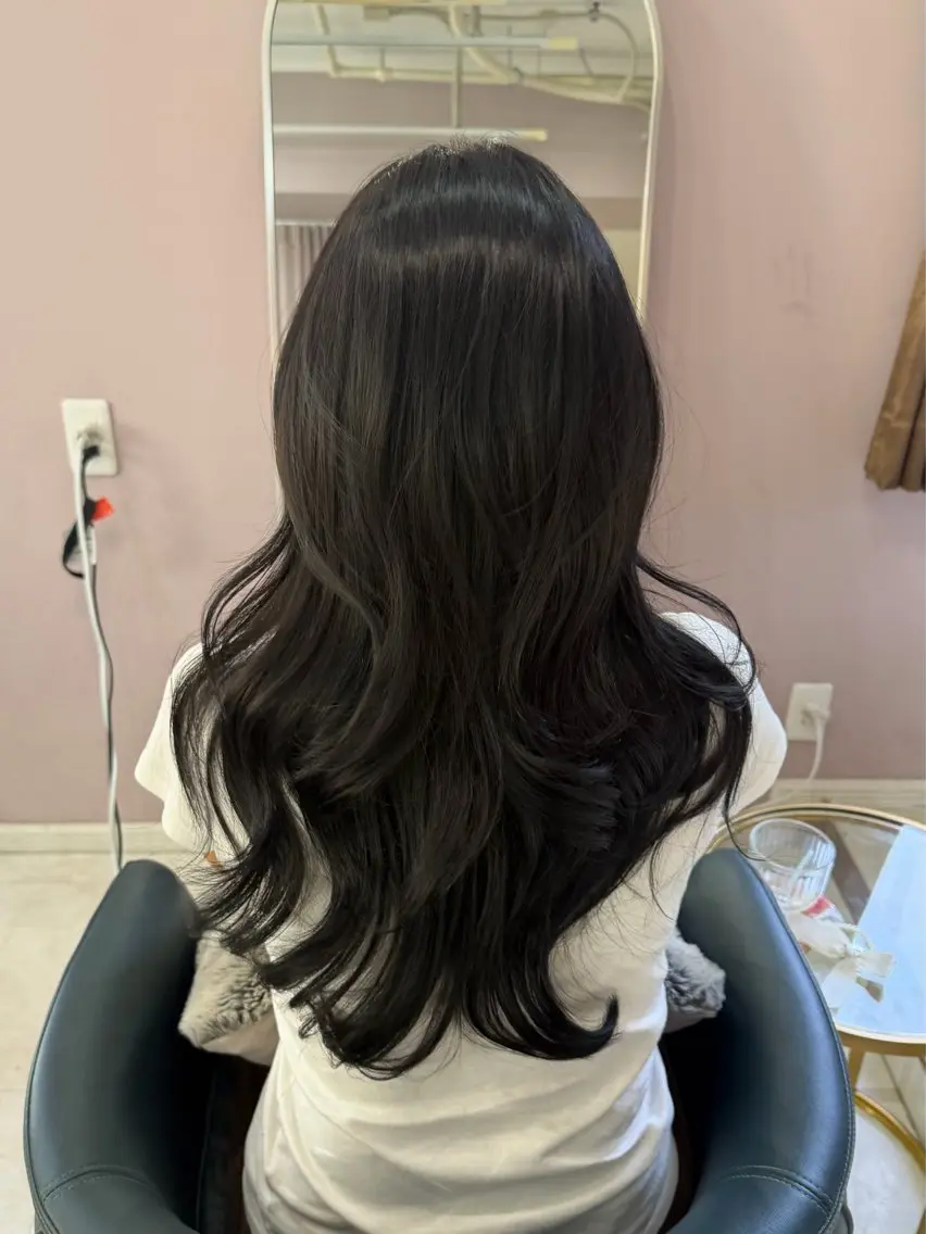 カラー 黒髪 透明感カラー ヘアカラー che'rie MIKUのヘアスタイル