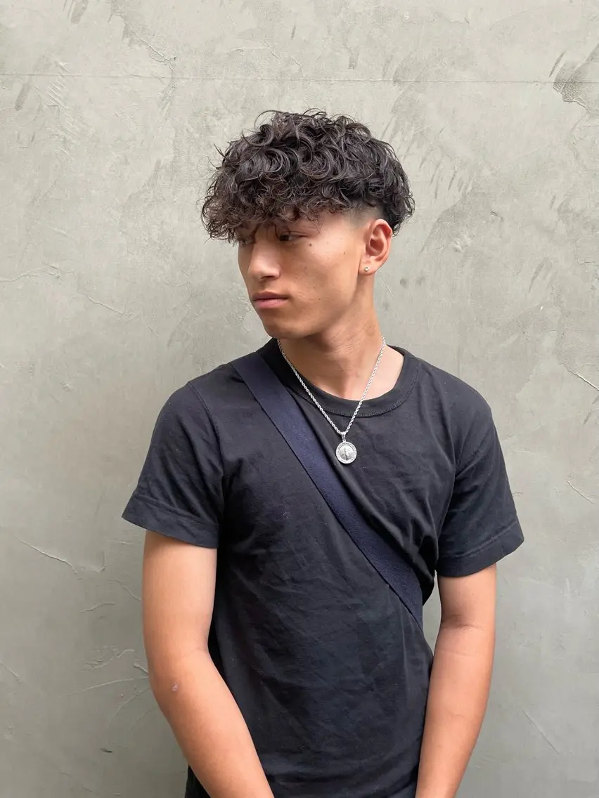 ミディアム カット パーマ Les Mainsのヘアスタイル