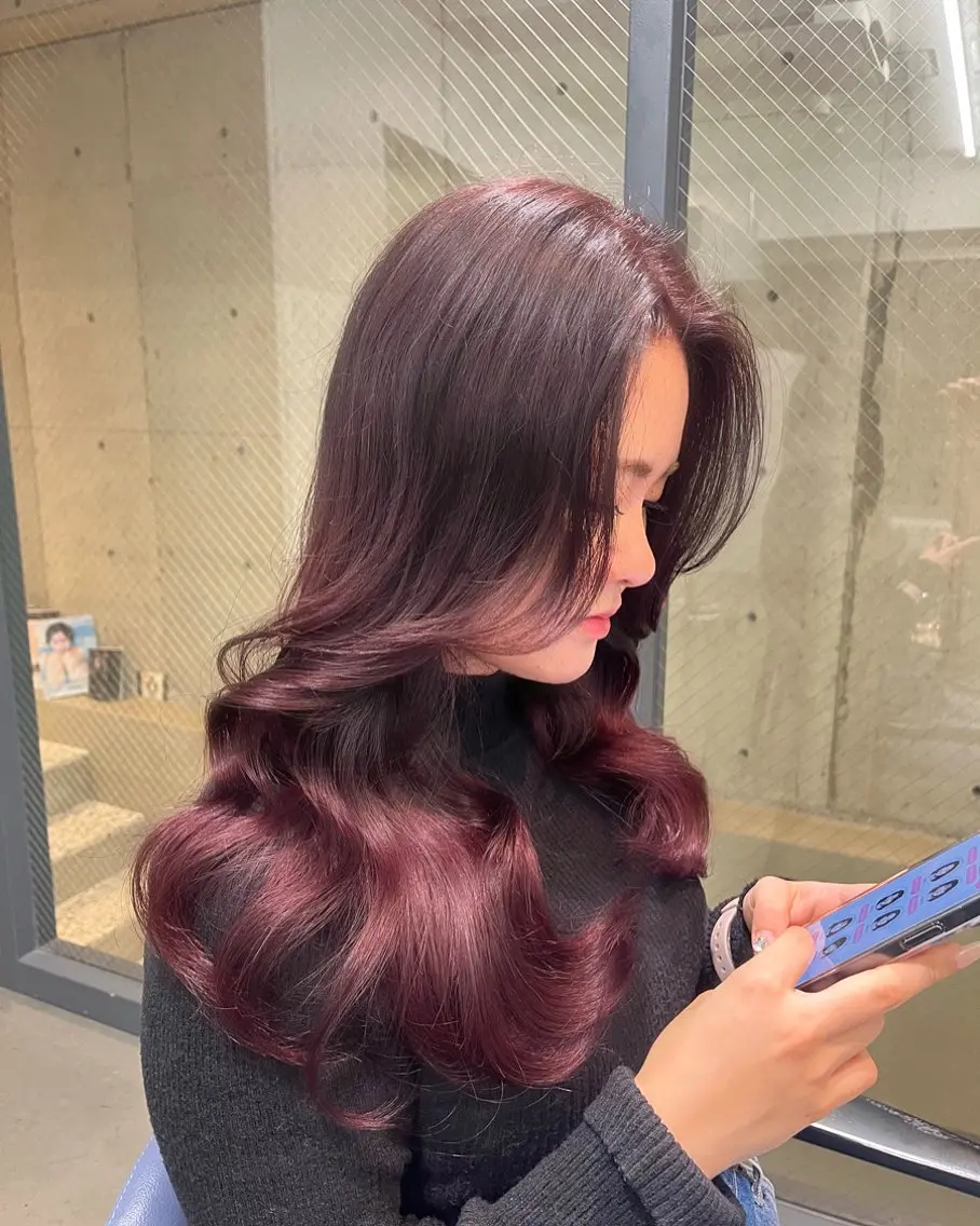 ロング カラー レッドカラー ayaka♡ 柔らかカラーのヘアスタイル