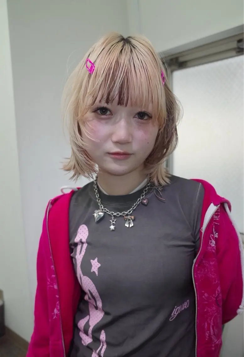 ショート カラー ヘアカラー トリートメント Momoka🪷 /ハイトーンのヘアスタイル