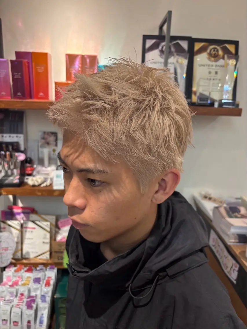 【メンズ限定】カット➕ブリーチありダブルカラー🇬🇧(リタッチ可)の写真