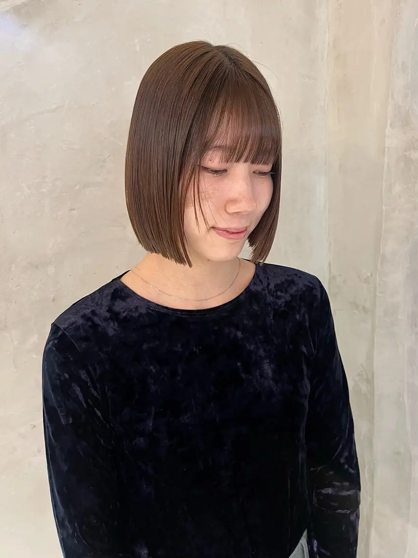 ミディアム カラー カット ヘアカラー トリートメント 切りっぱなしボブ/ 艶カラー/綾莉のヘアスタイル