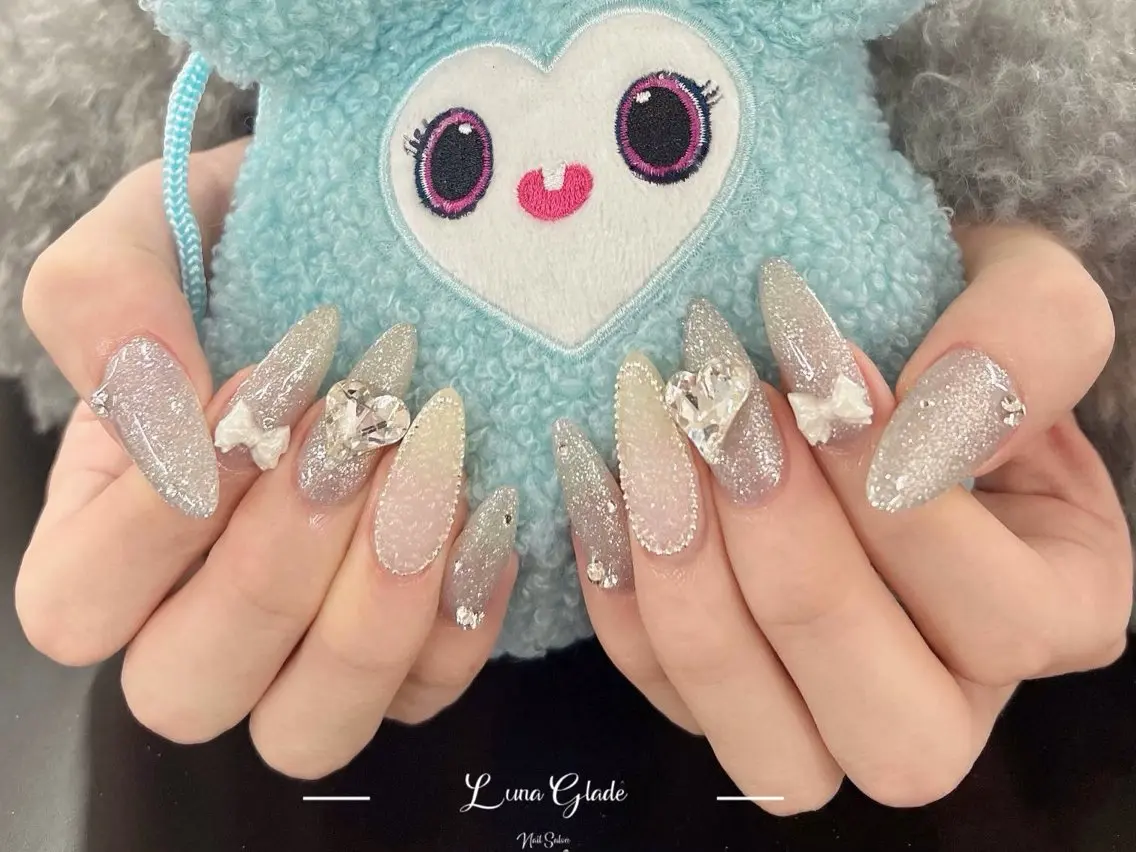 ネイル ハンドネイル Luna Gladeのネイルデザイン