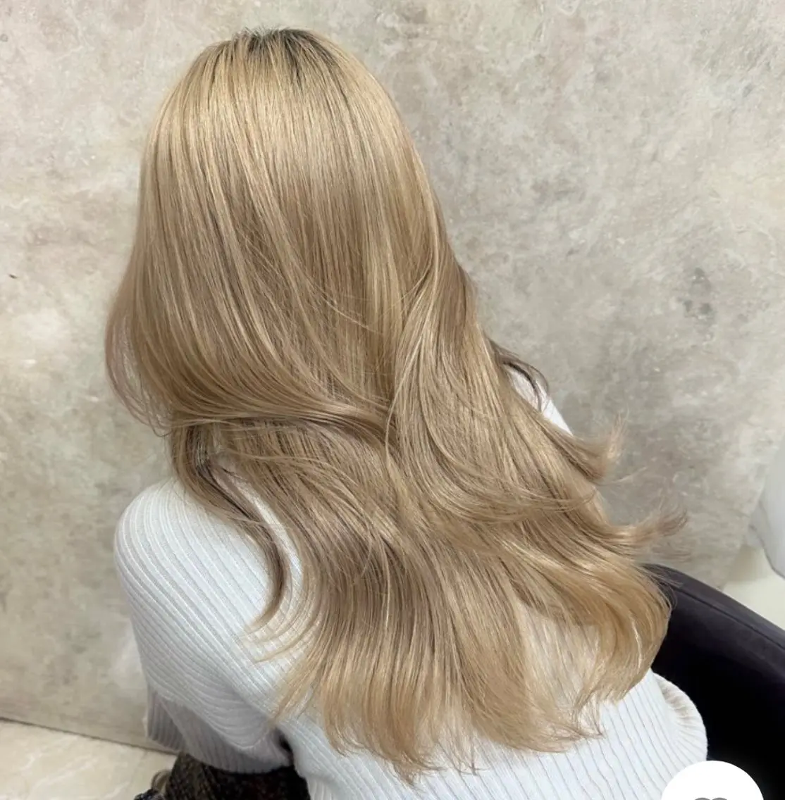 カラー 尾前 了守のヘアスタイル