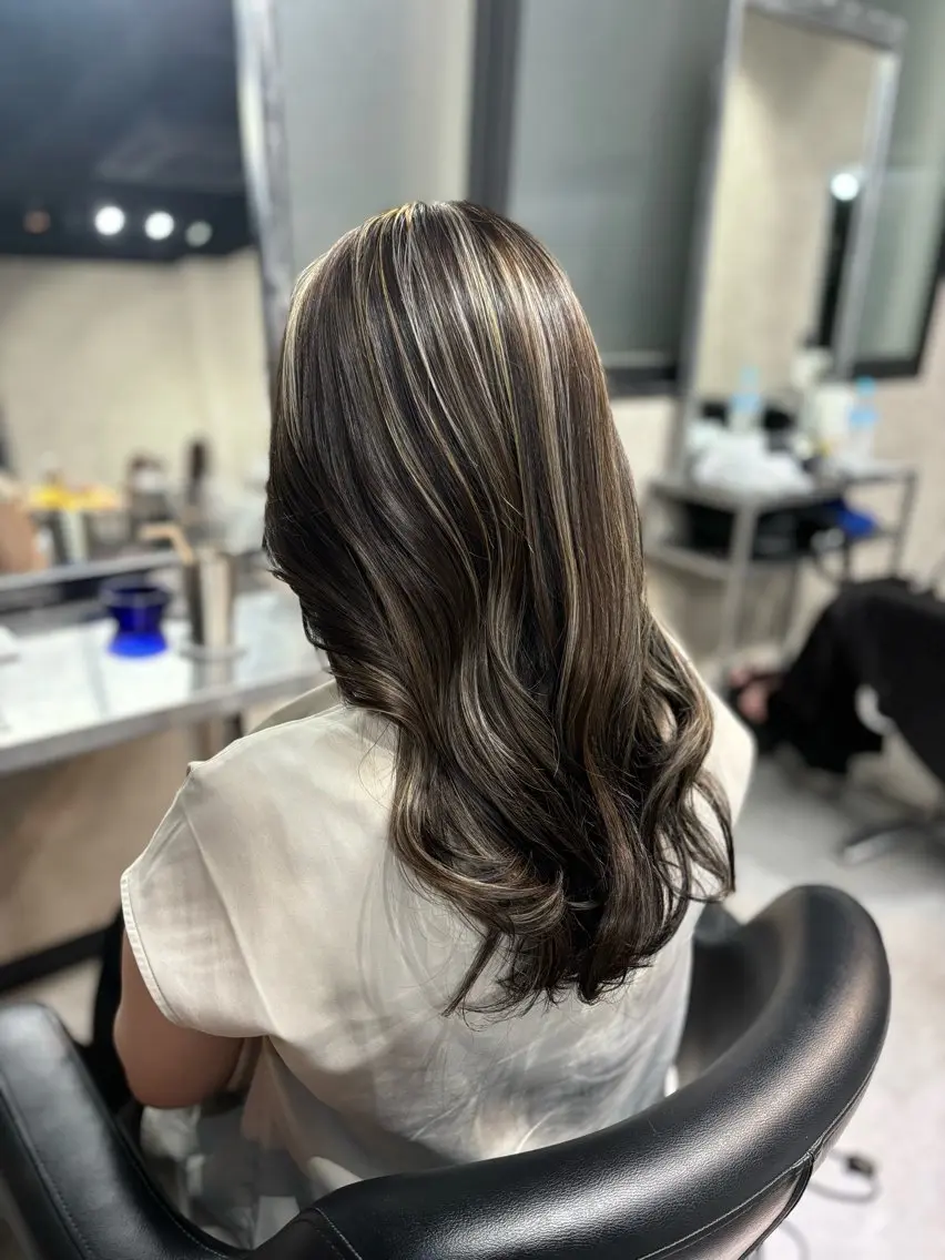 カラー KISSSWAN Remiのヘアスタイル