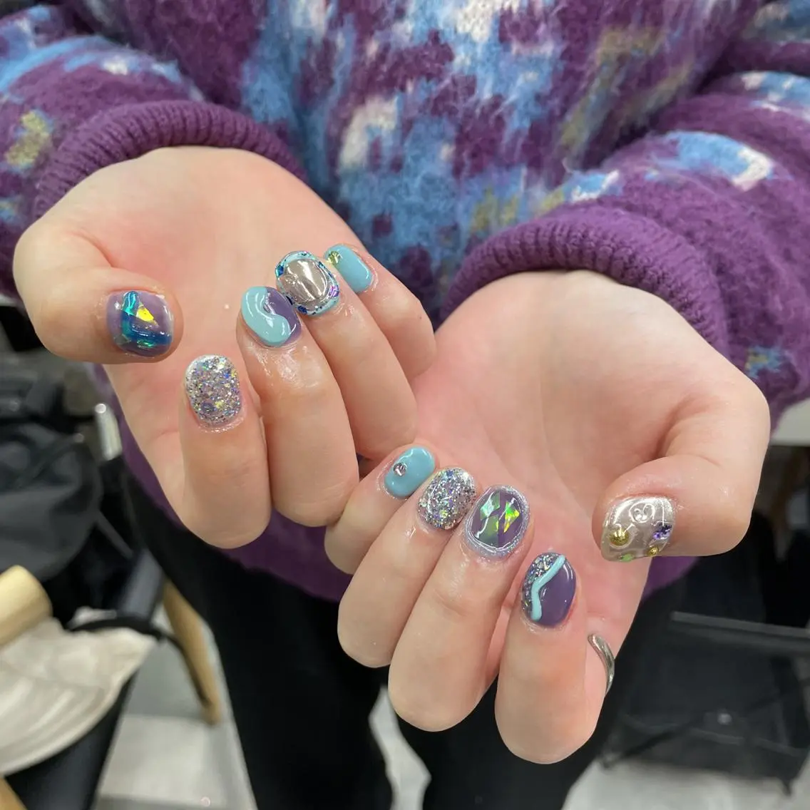 ネイル アートネイル べっ甲ネイル ジェルネイル グリーン キラキラネイル nailstudio eviz新宿店のネイルデザイン