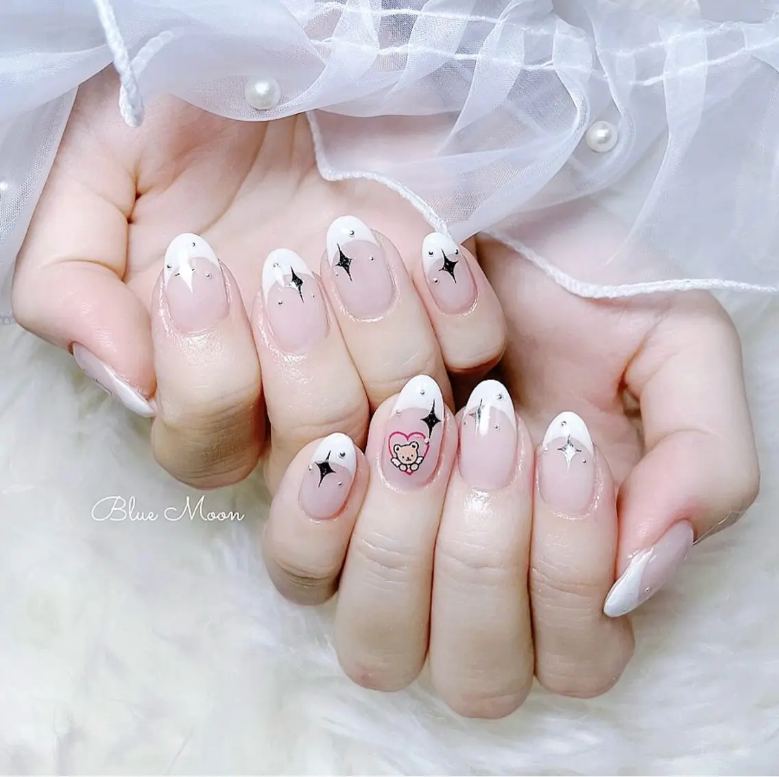 ネイル ハンドネイル フットネイル ハンドケア nail salon Blue Moonのネイルデザイン