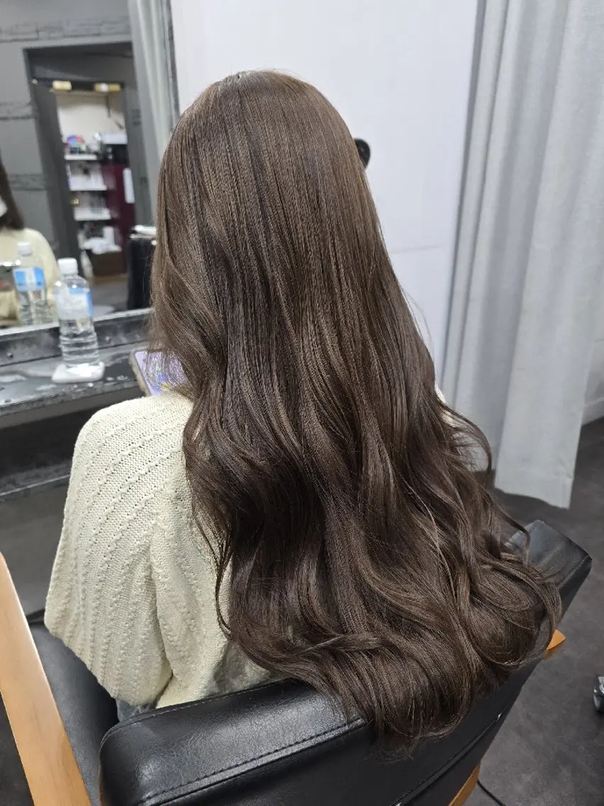 ロング カット ヘアカラー 平田 広大のヘアスタイル