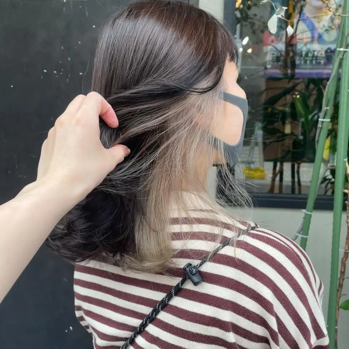 ミディアム カラー ベージュカラー ホワイトベージュ ヘアカラー 竹内 春奈のヘアスタイル