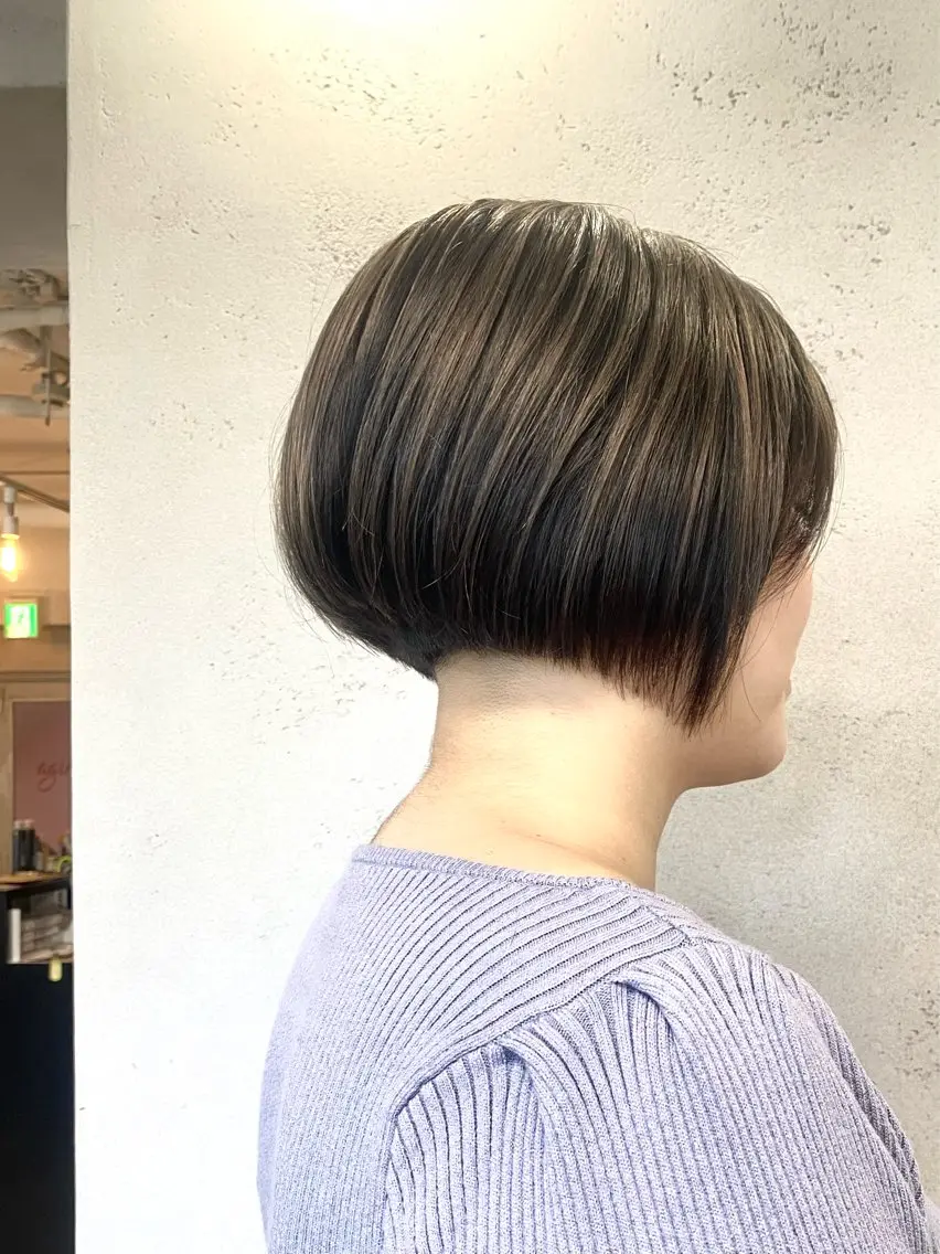 ショート カラー バレイヤージュ ミストバング ベージュカラー ブリーチ ケアブリーチ カット ヘアカラー トリートメント 脱！黒髪 ダブルカラー【上野】のヘアスタイル