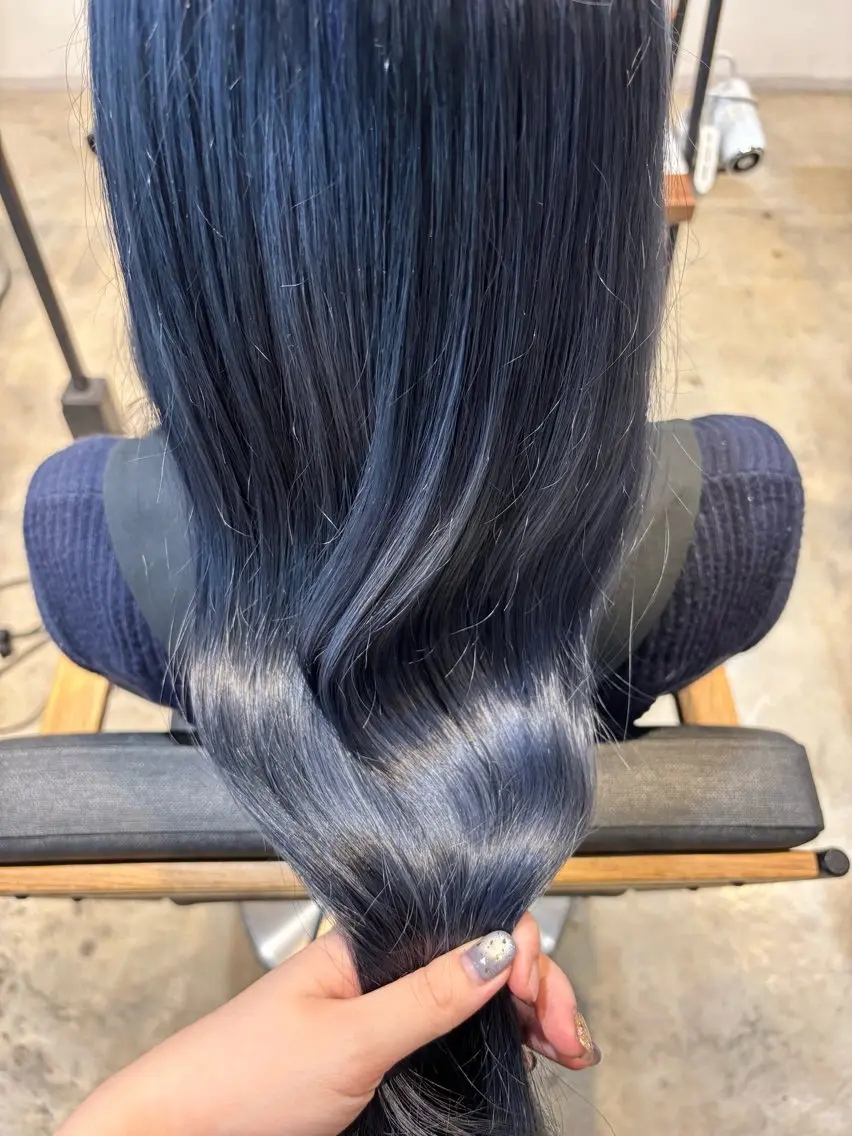 ロング カラー ブリーチ 透明感カラー ネイビーカラー カット ヘアカラー トリートメント 透明感カラー💎前髪 顔まわり/小由葵のヘアスタイル