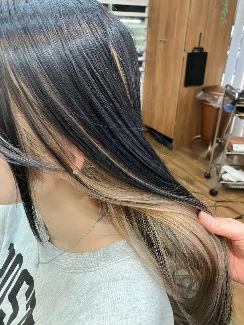 ロング カラー 鈴木 小百合のヘアスタイル