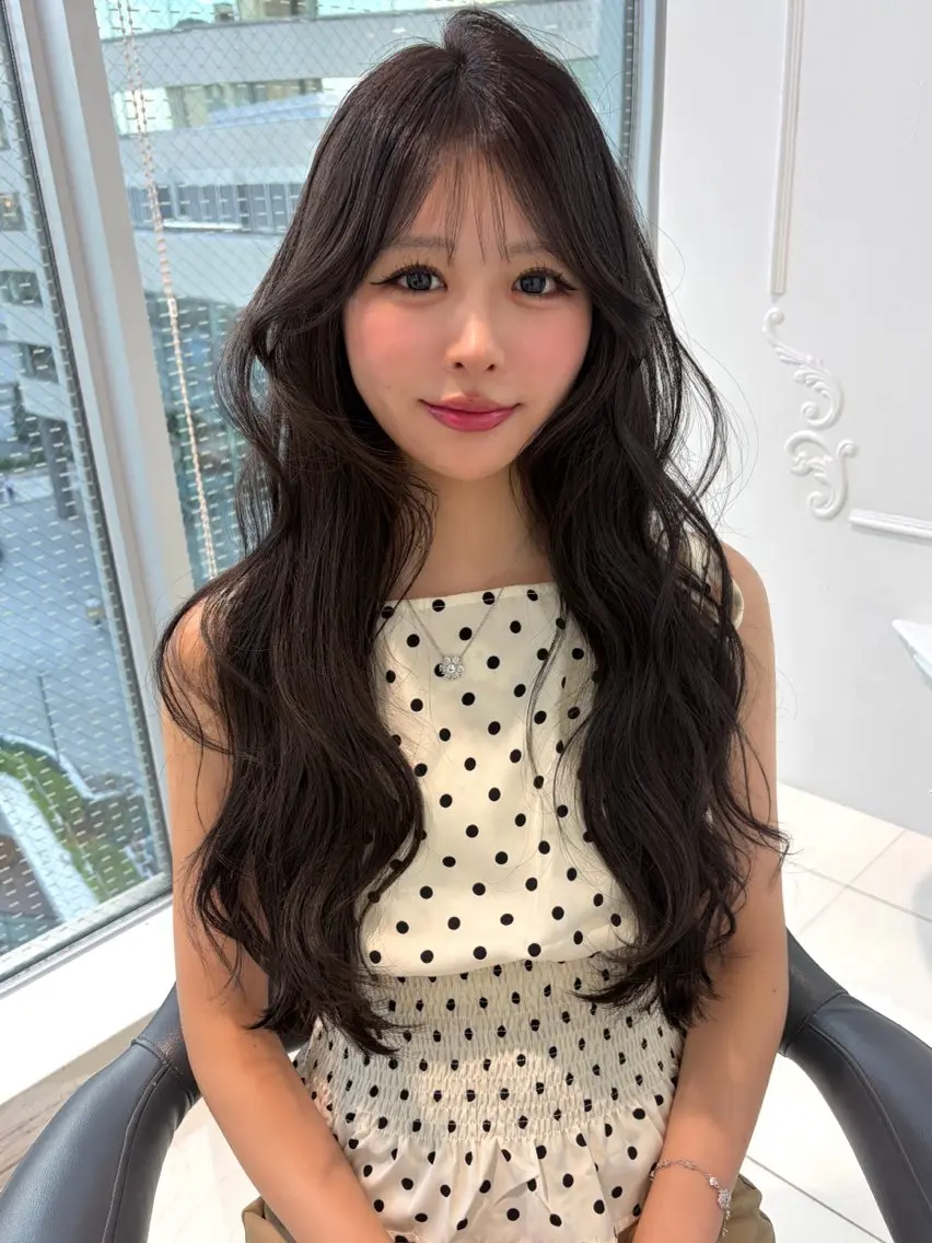 ロング カラー 佐々木 彩花のヘアスタイル