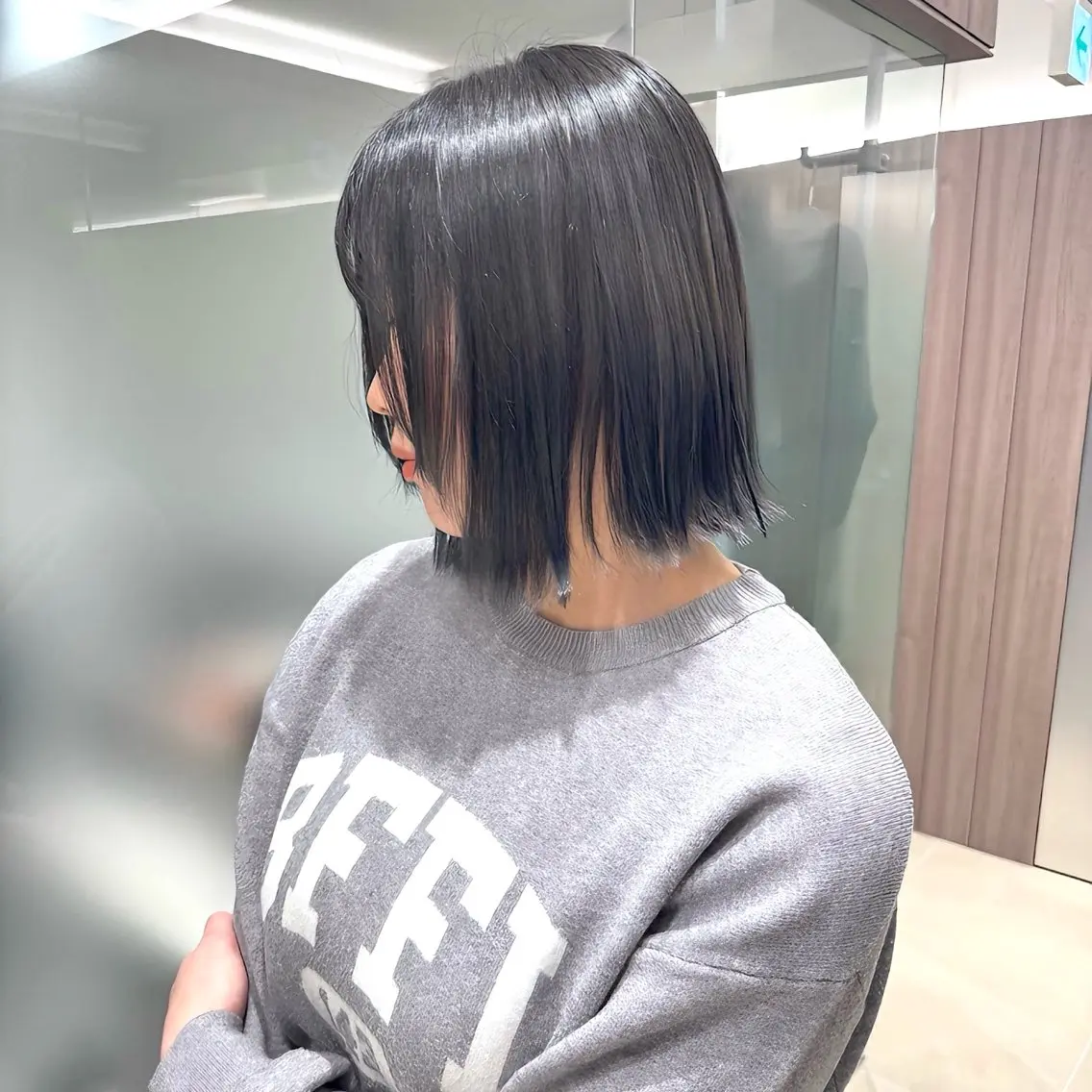 ショート カラー ボブ 外ハネヘア カット ヘアカラー トリートメント 癖毛救済✂️ボブ /髪質改善ストレートのヘアスタイル