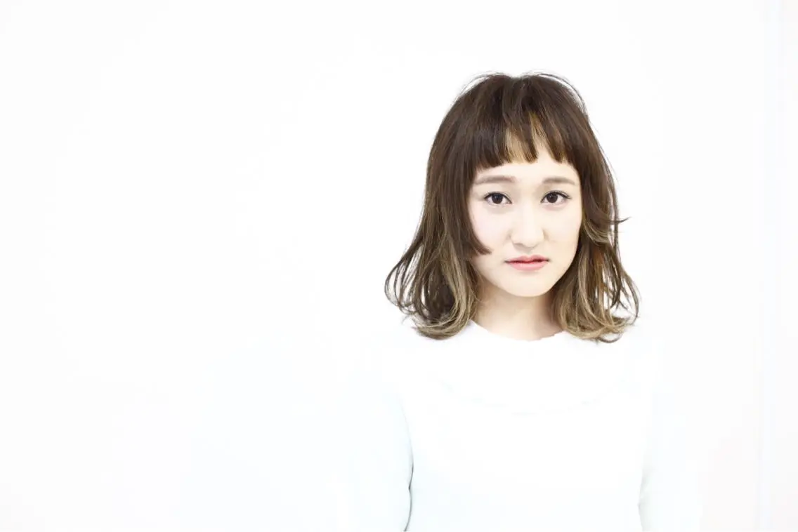 ミディアム カラー インナーカラー 奥野 紗弓のヘアスタイル
