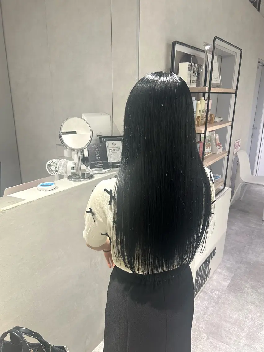 ロング カラー 黒髪 ブルーカラー ブルーブラック ヘアカラー カットモデル1日1枠 /彩華🎀西梅田のヘアスタイル