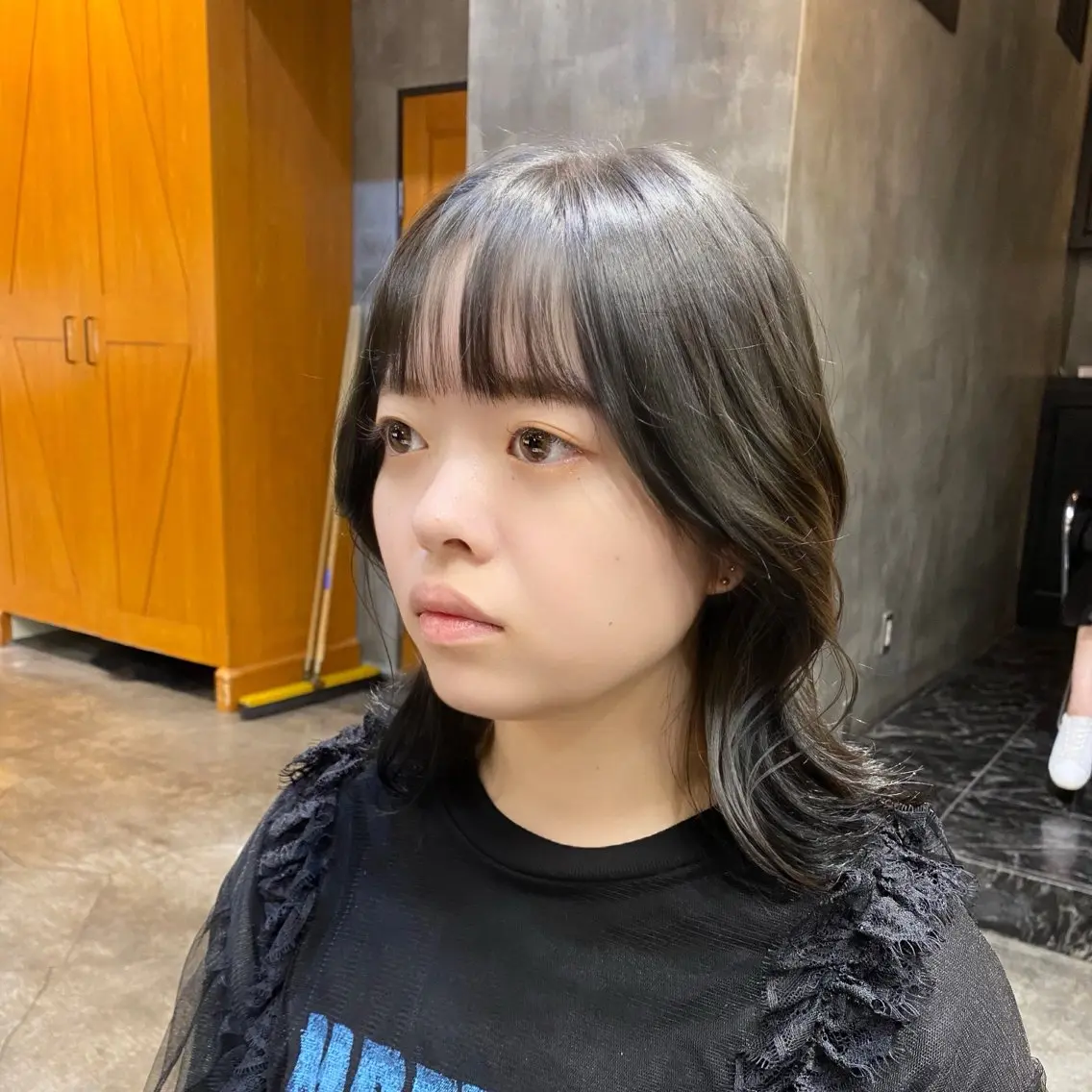 ミディアム カラー ブリーチ ダブルカラー グレージュ ブリーチなしカラー カット ヘアカラー 透明感カラー🌿 グレージュ🐺陽介のヘアスタイル