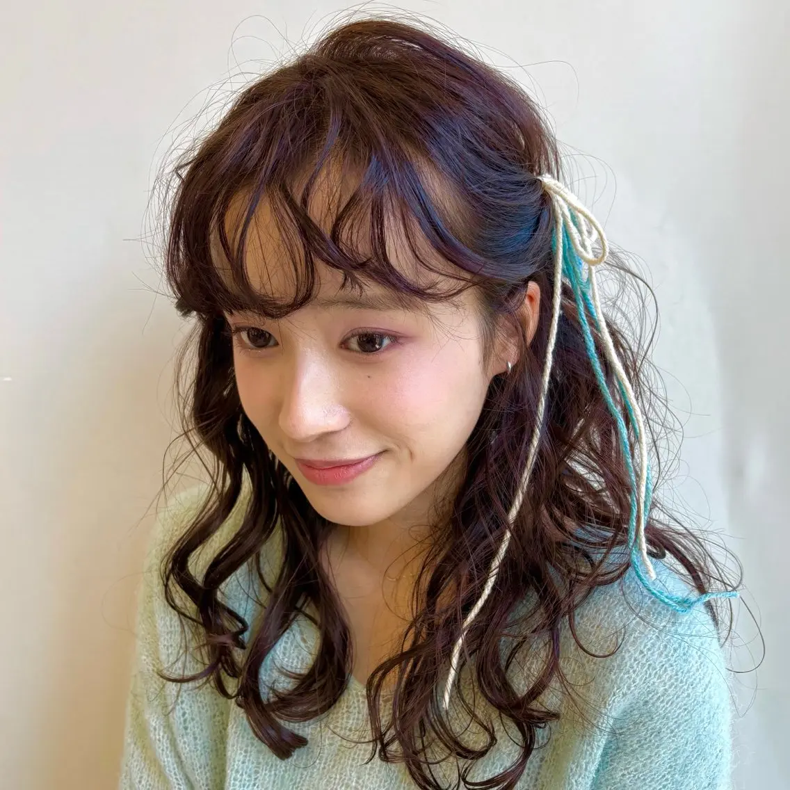 セミロング くせ毛 ヘアセット カットモデル/ セット/宮里心香のヘアスタイル