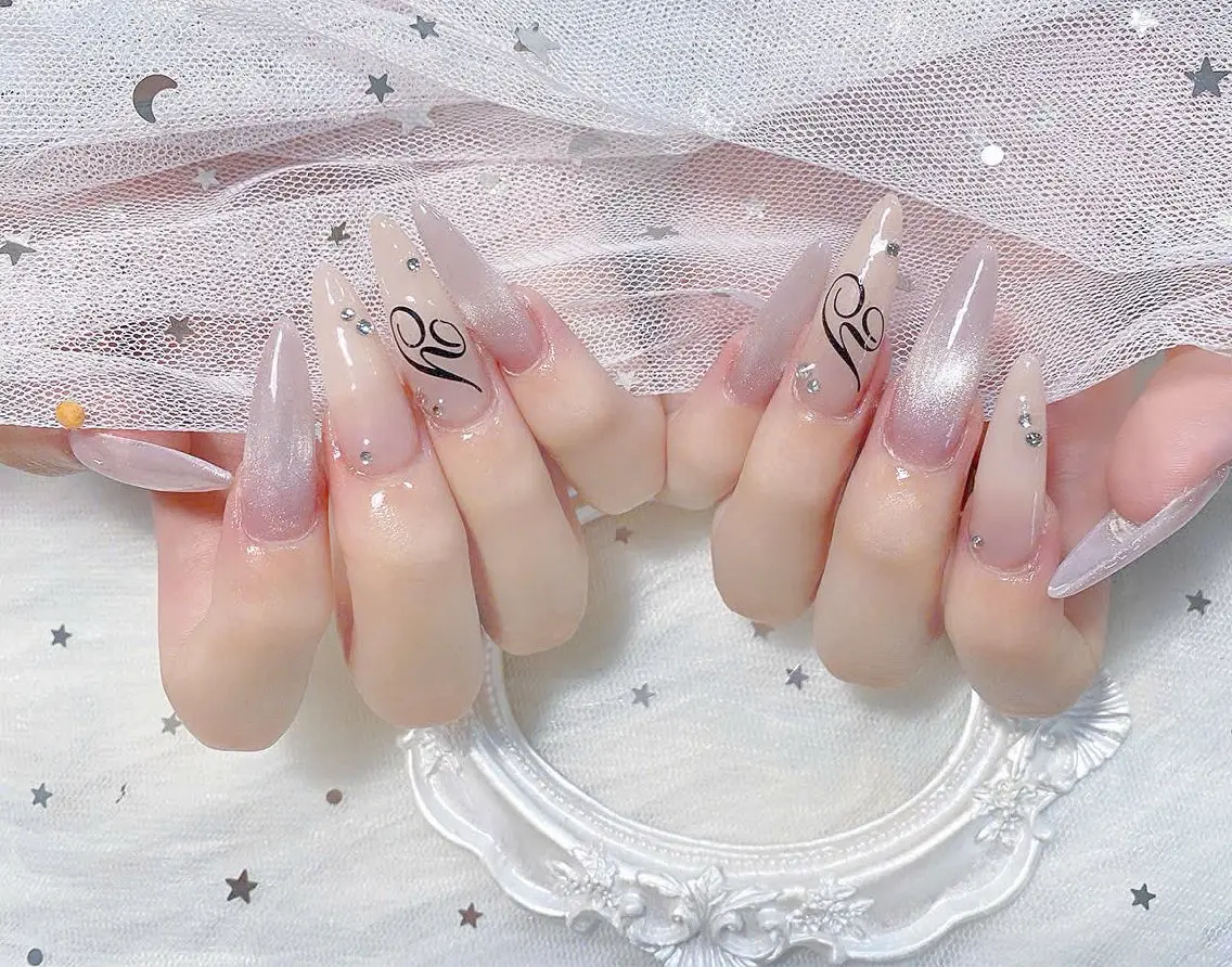 カラー Rin Hana Nailのネイルデザイン