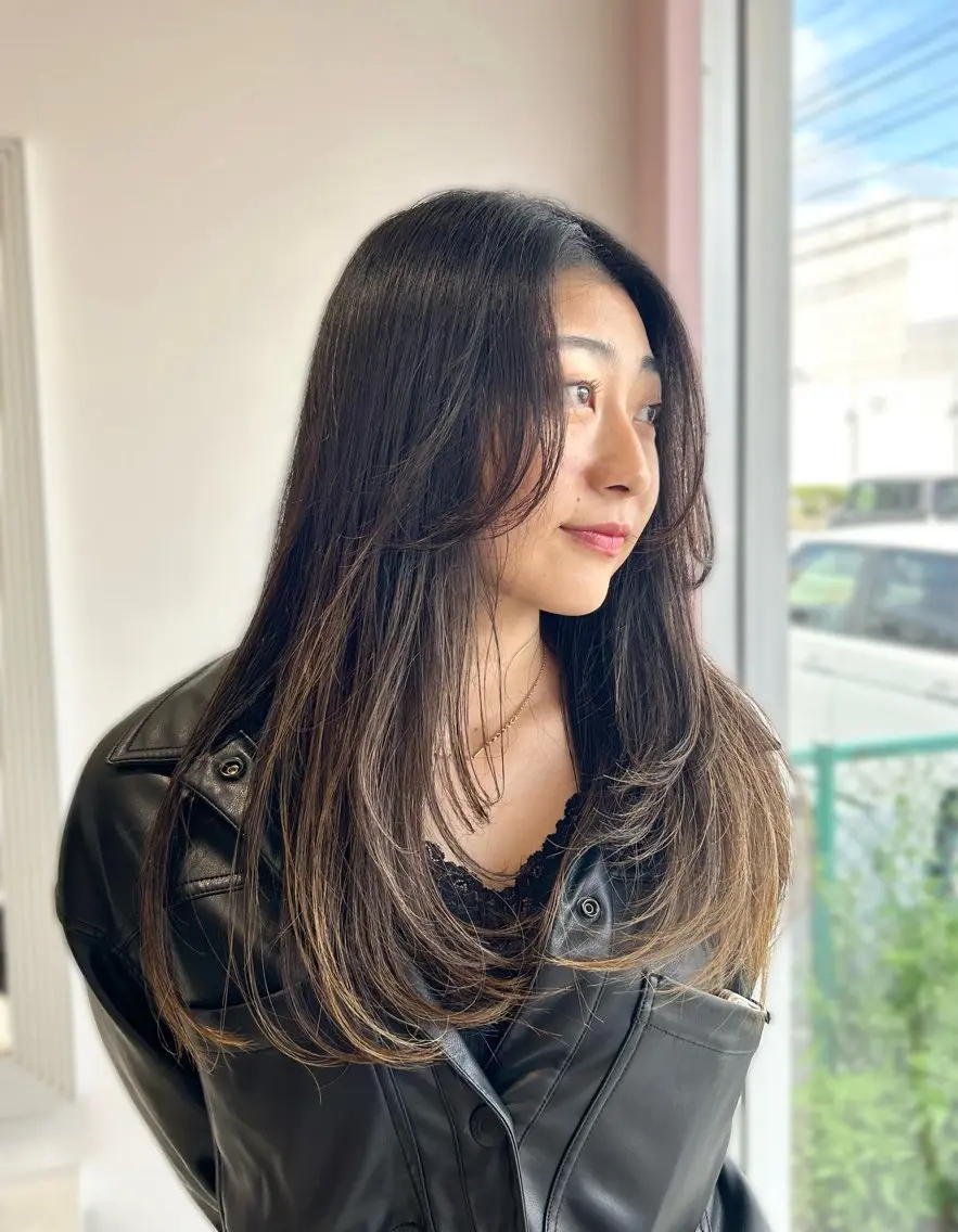 ロング 顔まわりレイヤー 顔周りカット レイヤーカット 🩷愛咲🩷レイヤー /透明感カラーのヘアスタイル