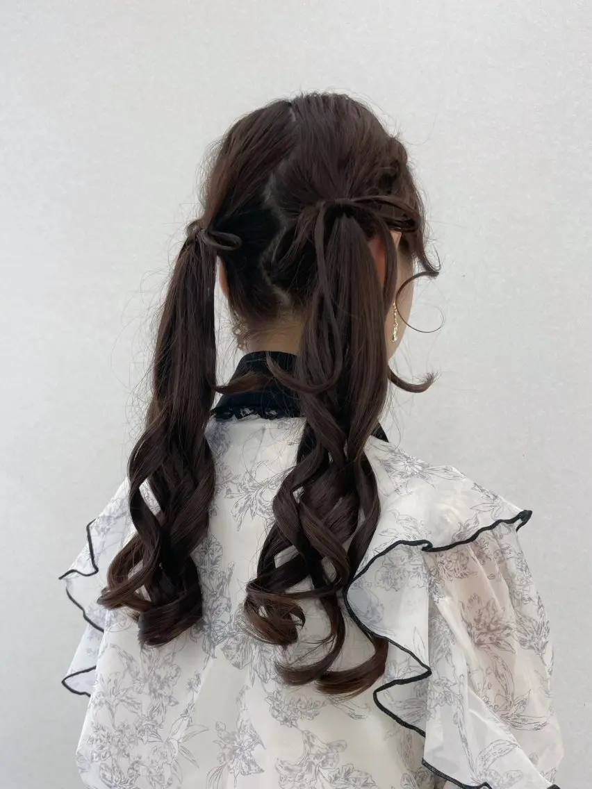ロング ヘアアレンジ ツインテール CARELLY Rukaのマツエク・マツパデザイン
