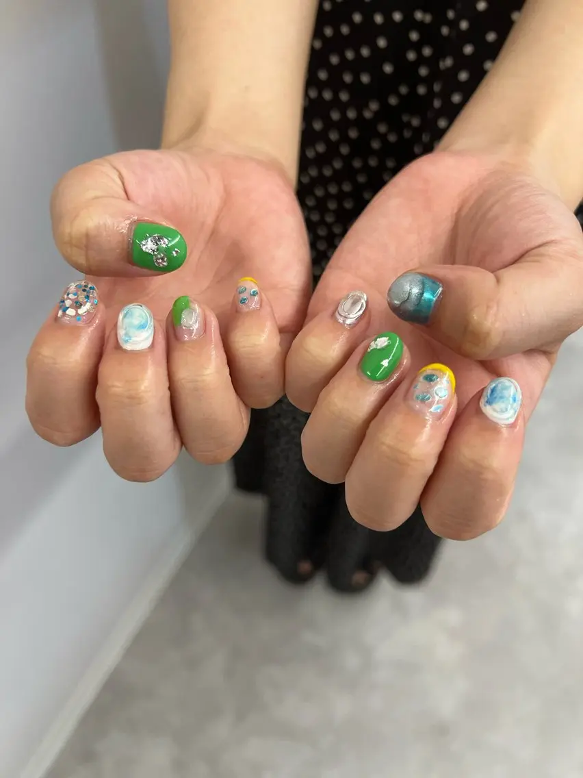ネイル ブルー ジェルネイル グリーン ミラーネイル パラジェル Bana_ Nailのネイルデザイン