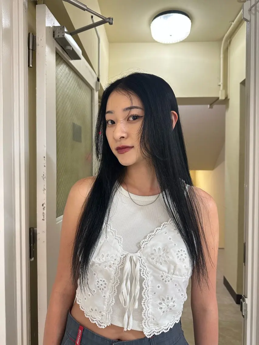 ロング カラー 黒髪 ブルーカラー ブルーブラック 竹中 彩音のヘアスタイル
