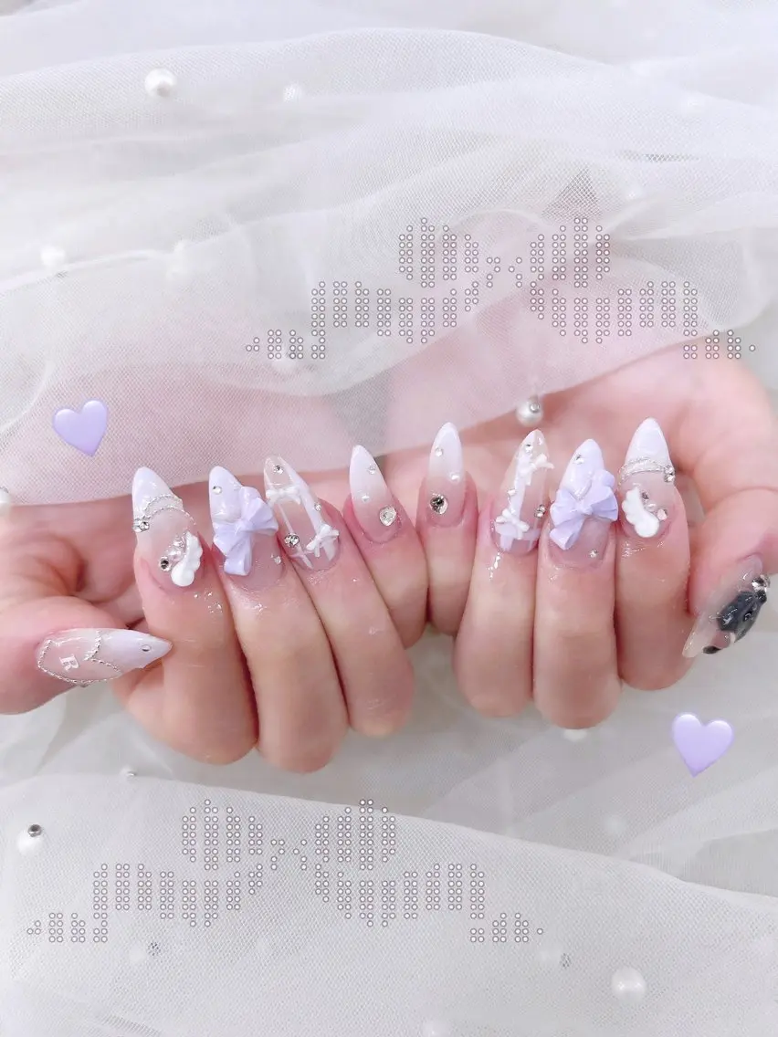 ネイル 長さ出し ハンドネイル ️🫧みつき/ 渋谷/痛ネイル️🫧のネイルデザイン