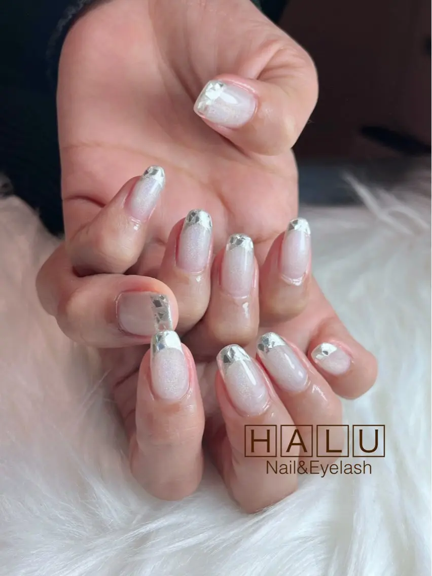 ネイル オーロラネイル フレンチネイル ガラスフレンチ HALU ハルのネイルデザイン