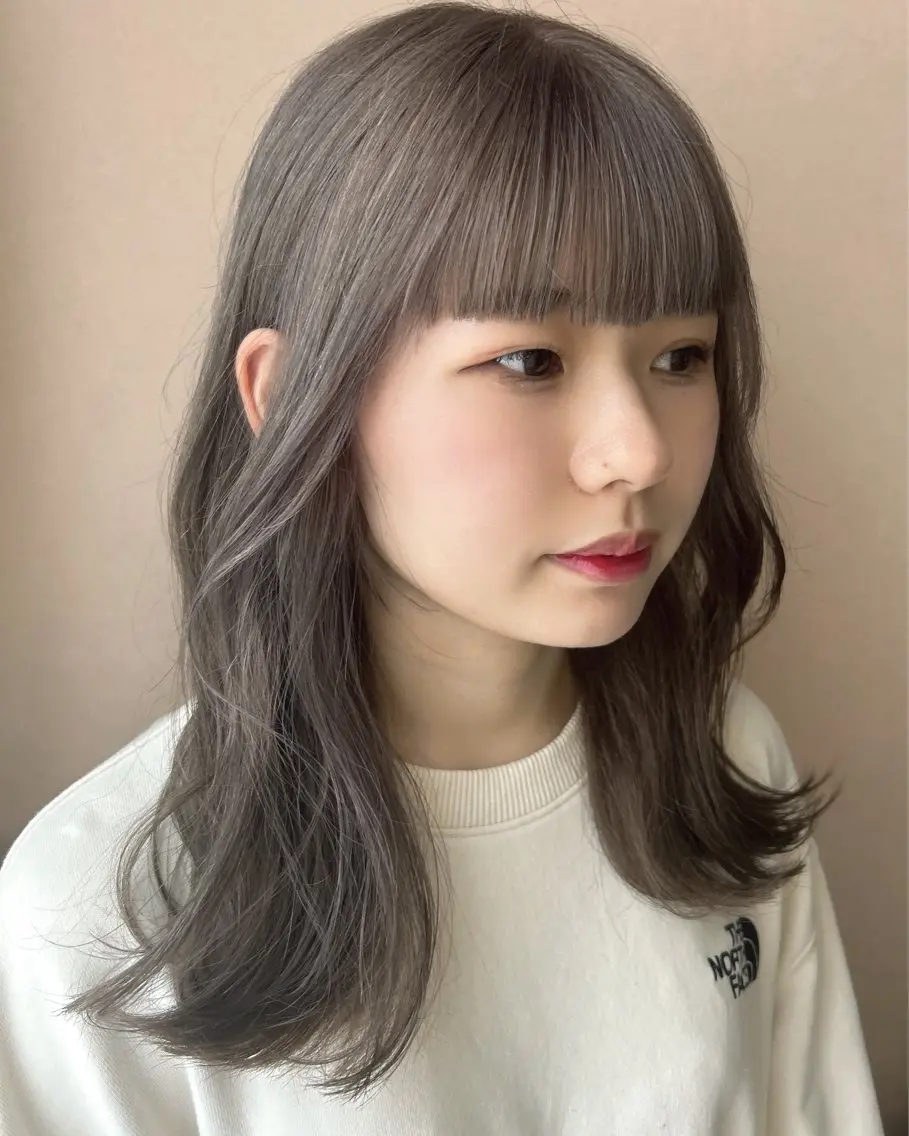 ロング カラー ブリーチ グレージュ ミルクティーグレージュ カット ヘアカラー トリートメント hubhair レイヤー/透明感のヘアスタイル