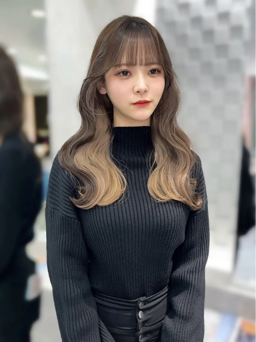 ロング カラー ベージュカラー グレージュ ヘアカラー トリートメント karen/韓国ヘア / ブリーチ/透明感のヘアスタイル