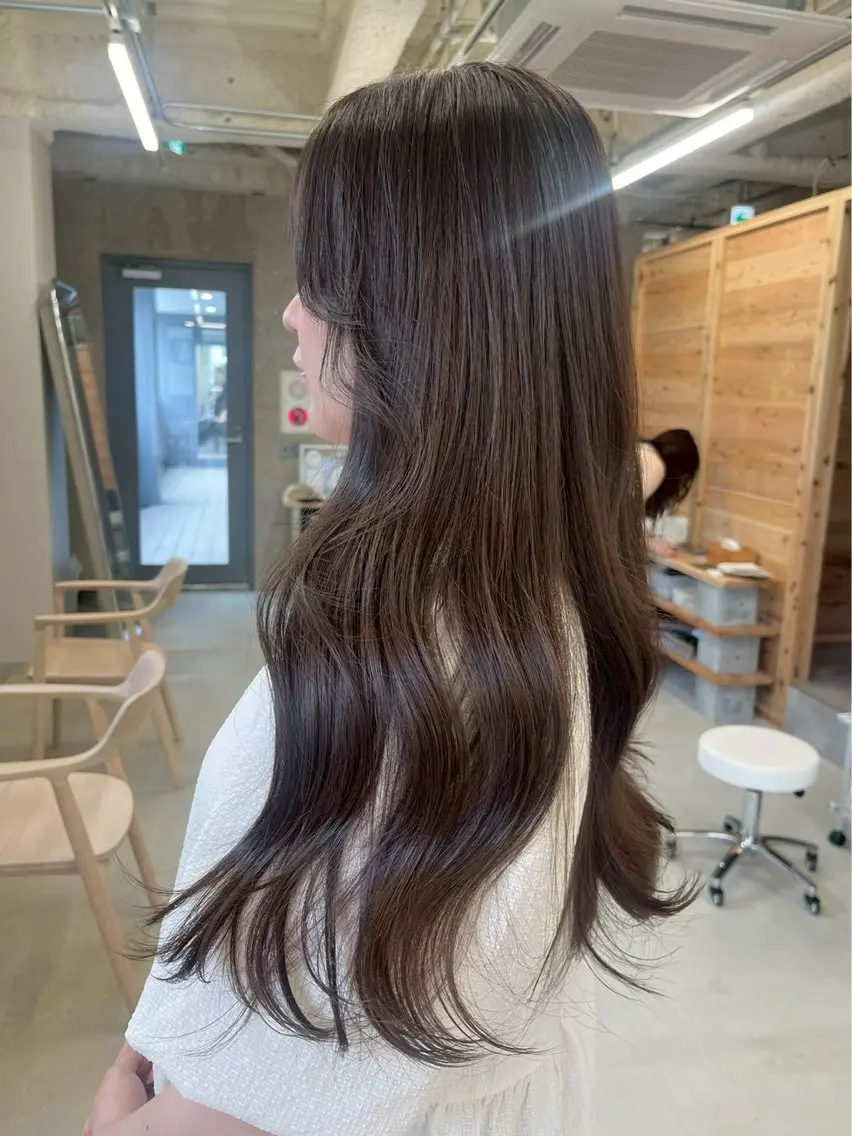ロング カラー SiLO Yukinaのヘアスタイル
