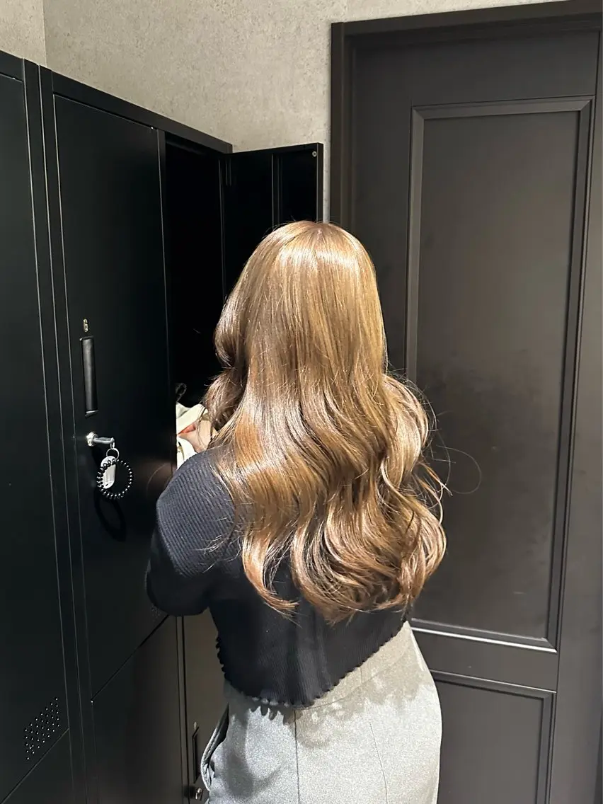 ロング カラー ベージュカラー ブリーチ ハイトーンカラー トリートメント カット ヘアカラー トリートメント ブリーチカラー/ ベージュ/SARAのヘアスタイル