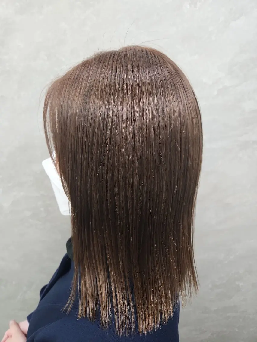 カラー ベージュカラー ブリーチ ミルクティーベージュ 安達まい/ インナーカラー◎のヘアスタイル