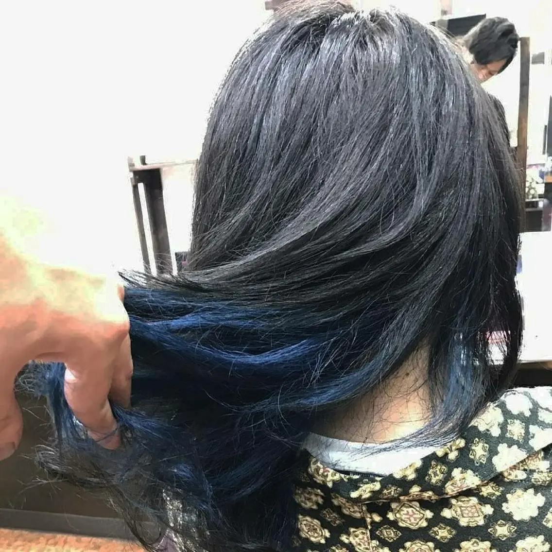 カラー ブルーカラー インナーカラー ライブトレア YOSHIKIのヘアスタイル