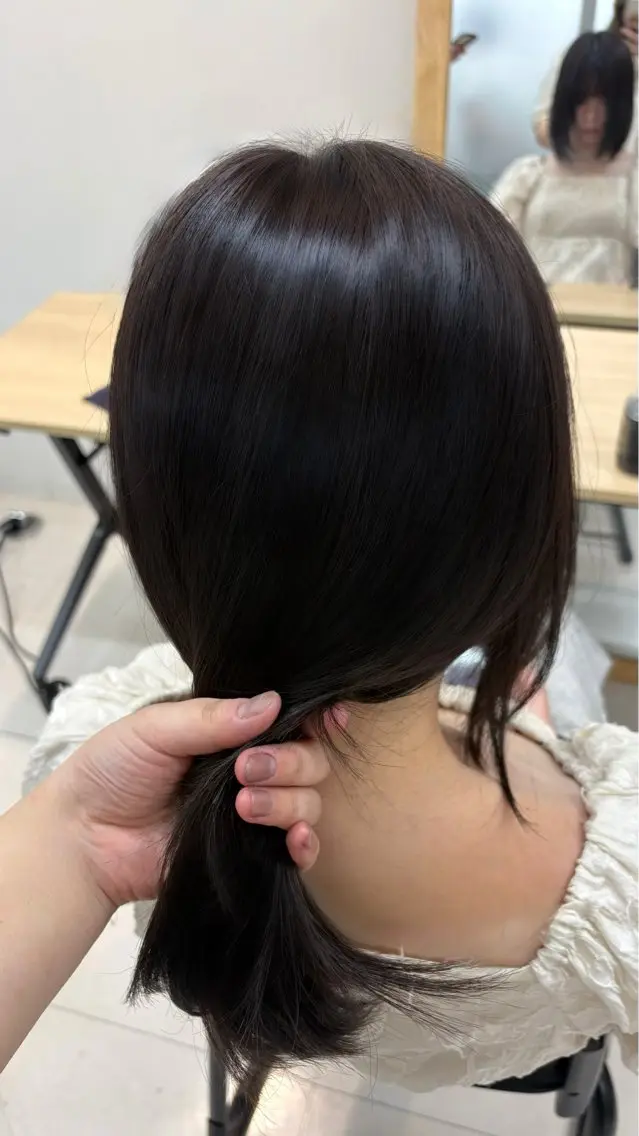 セミロング カラー 折野 来菜のヘアスタイル