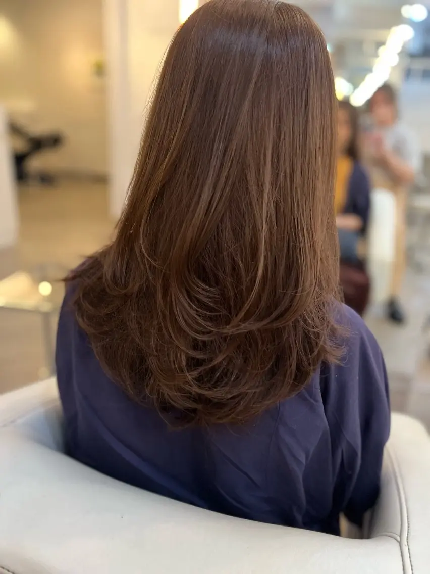 ロング フルカワ リナのヘアスタイル