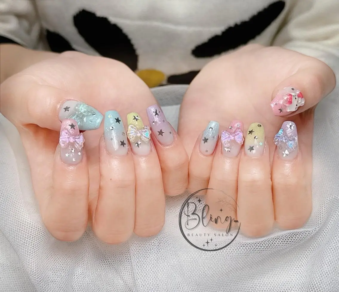 ロング カラー ベージュカラー グラデーションカラー ピンクカラー 韓国風ヘア ハンドネイル Bling Salonのネイルデザイン