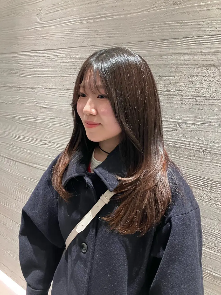 ロング くびれヘア くびれレイヤー レイヤーカット サキ🤍ハイトーン 🩰くびれ巻きヘアのヘアスタイル