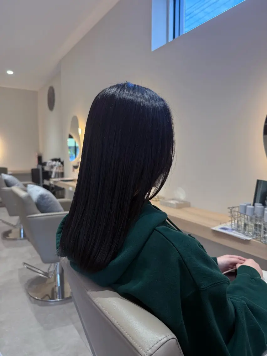 ミディアム ヘアカラー 🩵透明感カラー🩵 TOMOのヘアスタイル