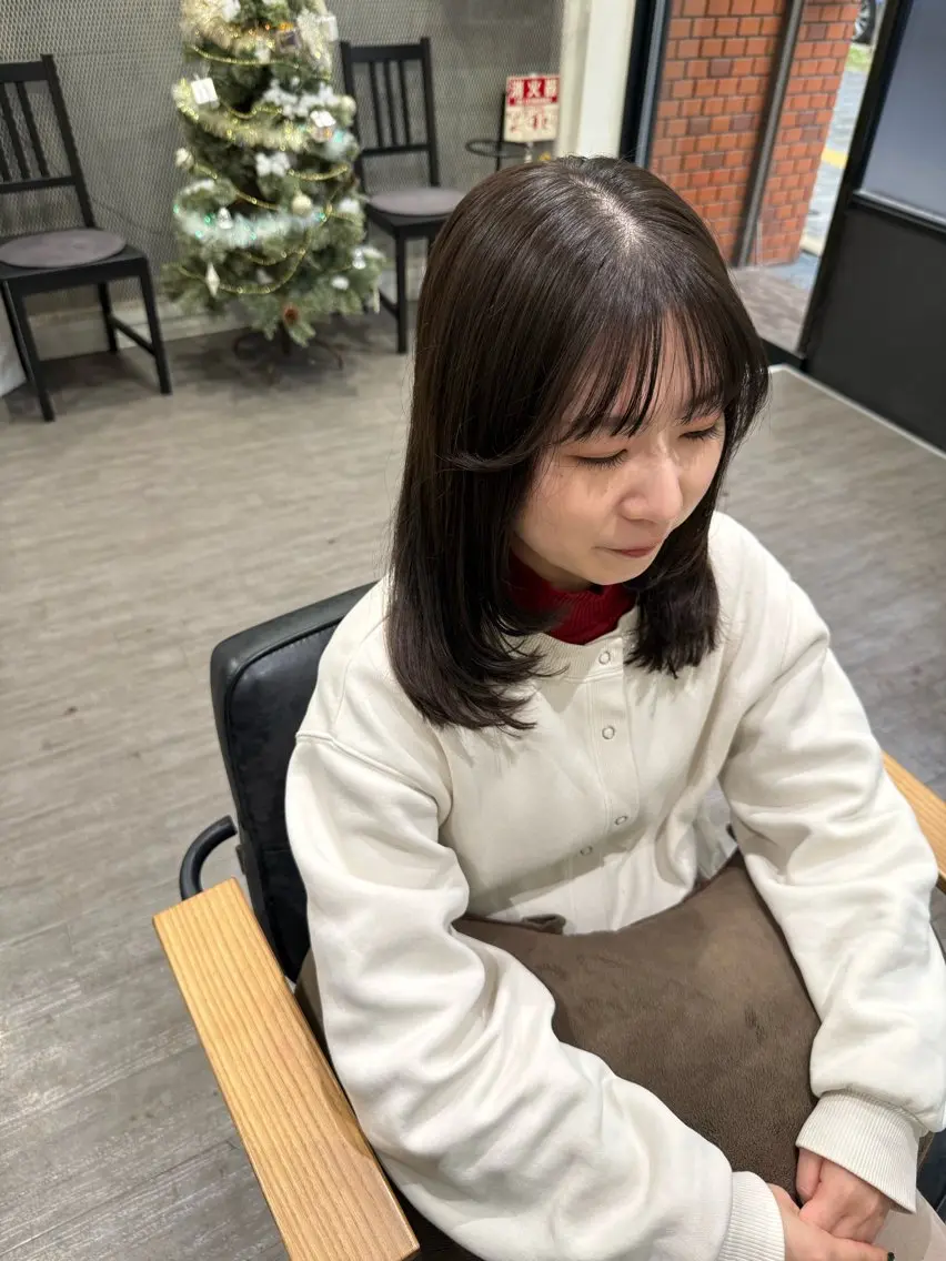 ミディアム カラー アッシュ アッシュグレー アッシュグレージュ グレージュ ヘアカラー トリートメント 艶髪レイヤー上田 紗也🇰🇷💗のヘアスタイル