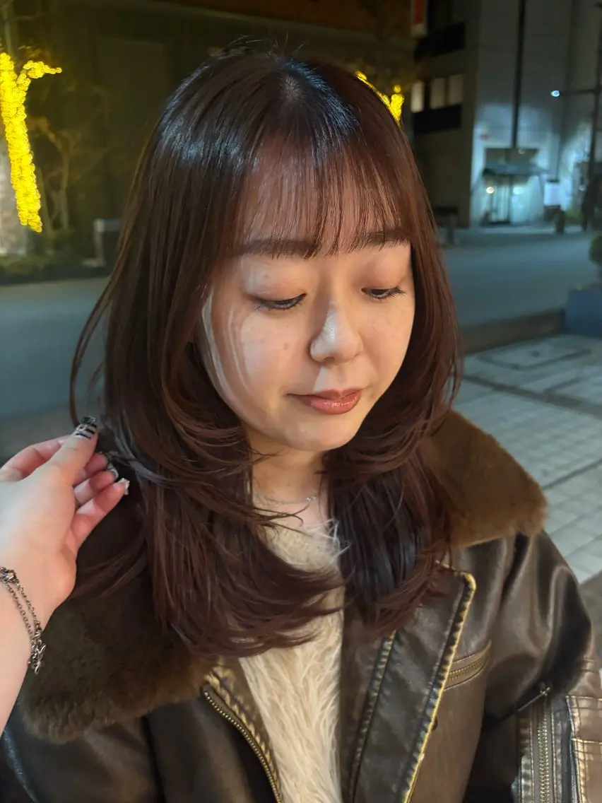 セミロング カラー ブラウンカラー レイヤーカット 淀 小南津のヘアスタイル