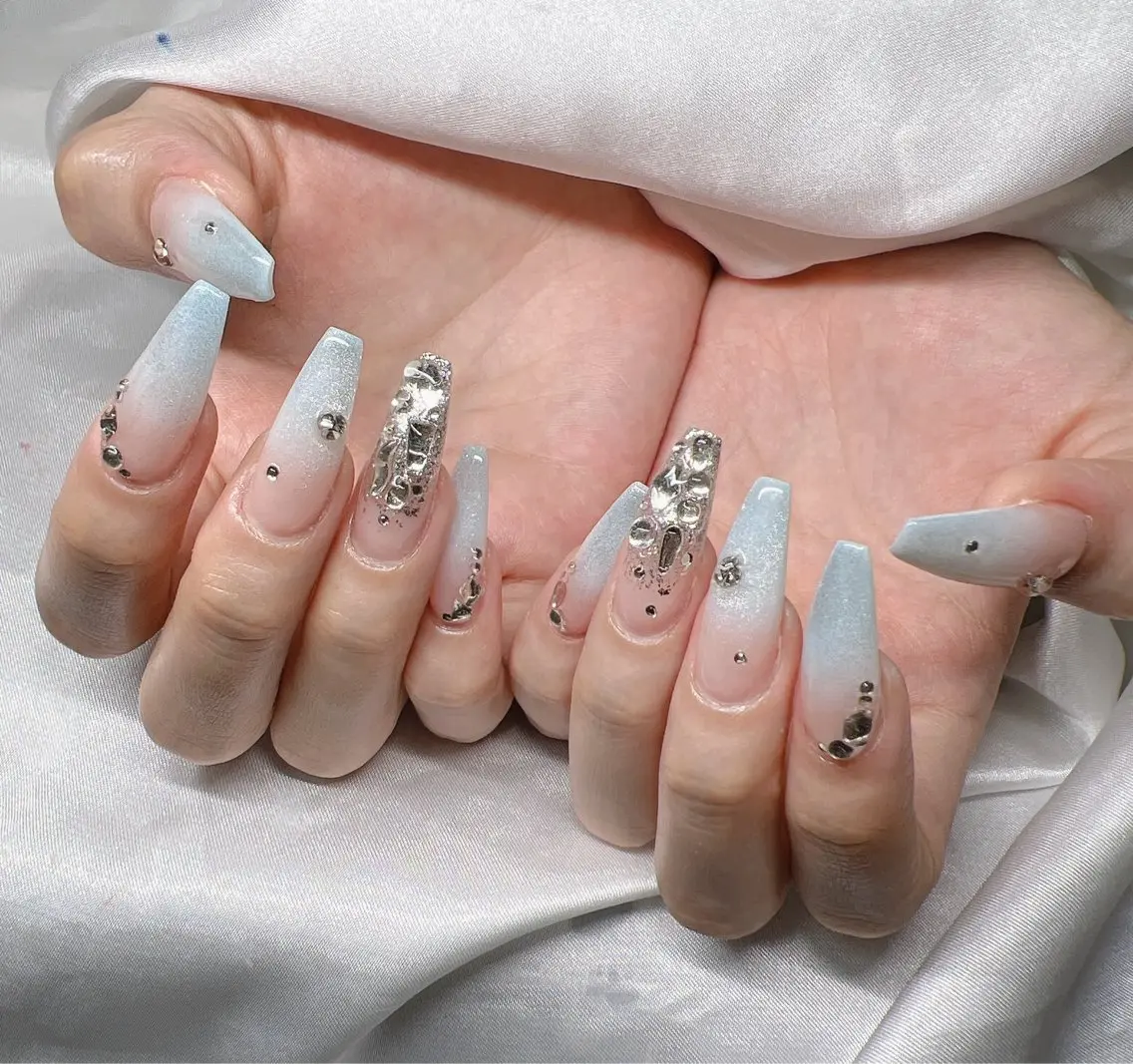 ネイル 長さ出し グラデーション 卒業式 キラキラネイル マグネットネイル ハンドネイル Lee Nailsのネイルデザイン
