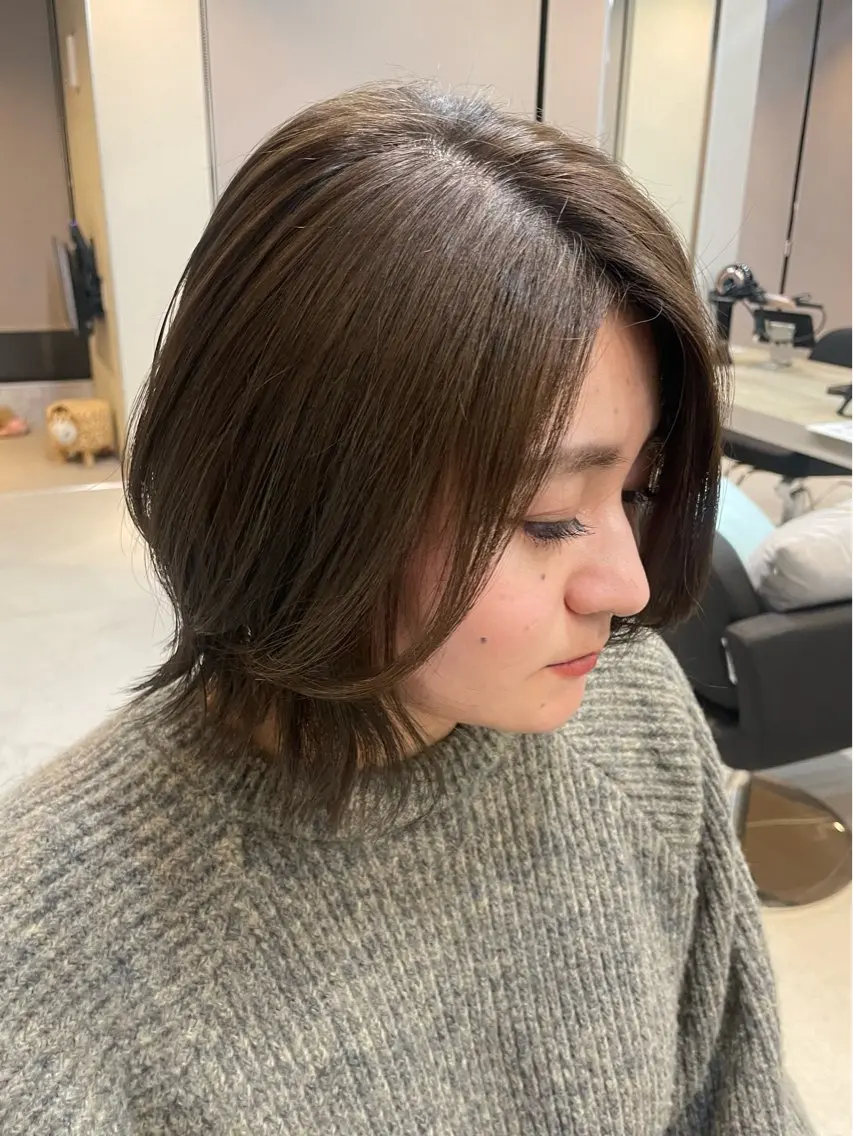 ミディアム カラー くびれヘア AKI 🐉のヘアスタイル