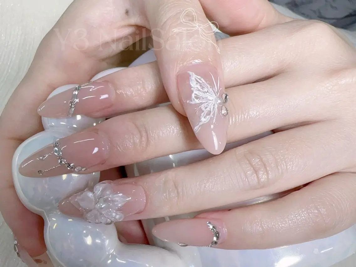 ネイル 長さ出し ゴージャス キラキラネイル 韓国ネイル 持ち込み ハンドネイル Y3 NailSalonのネイルデザイン