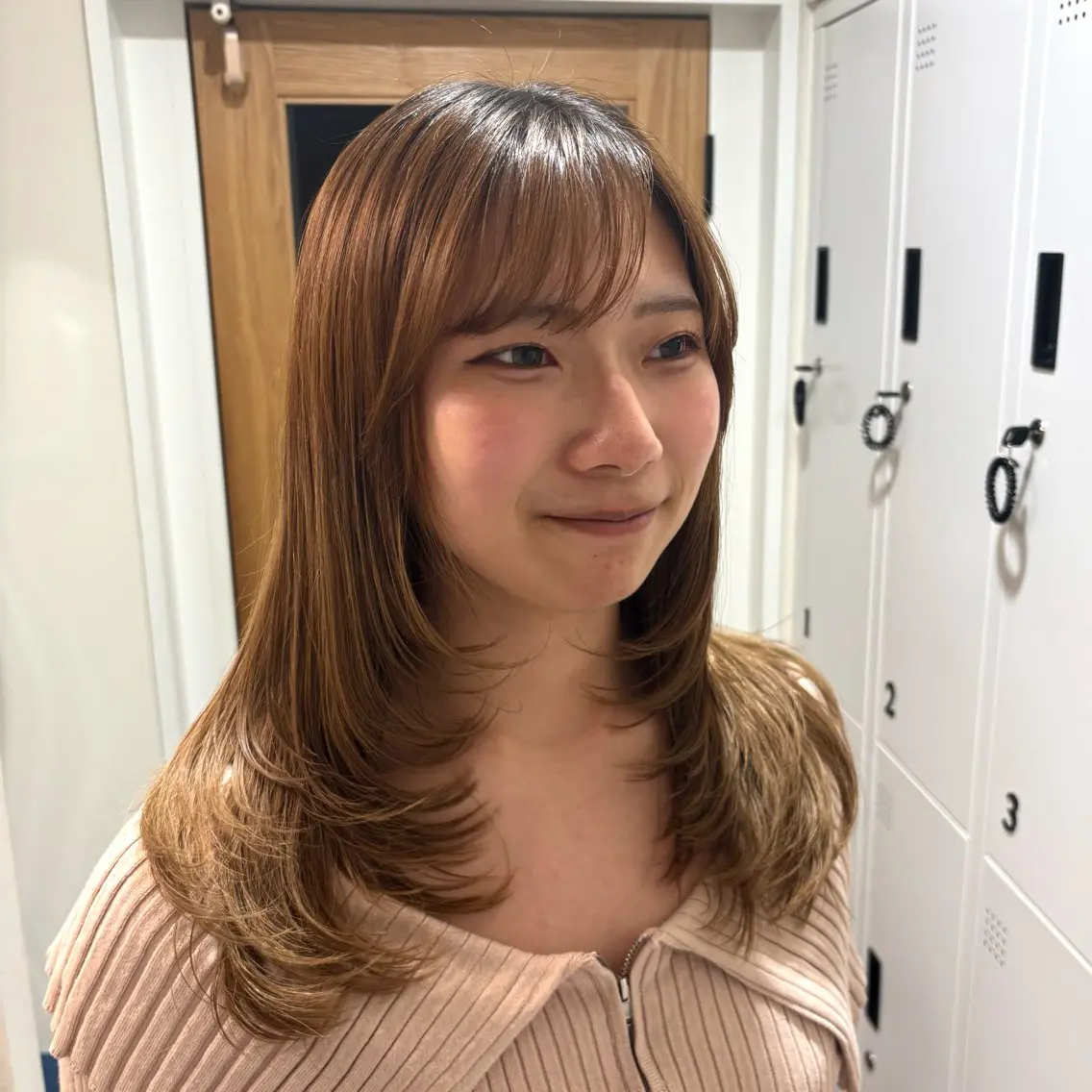 ミディアム カット 長谷川 澄のヘアスタイル