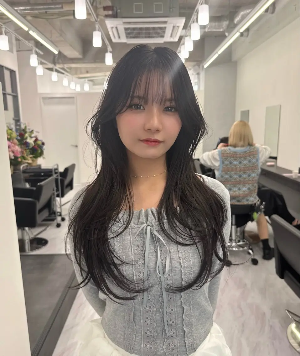 ロング レイヤー・ブリーチ kiyotoshiのヘアスタイル